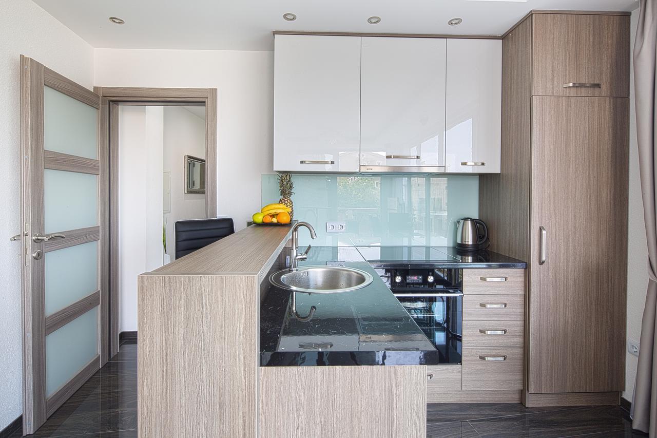 Montelux Apartments Будва Экстерьер фото